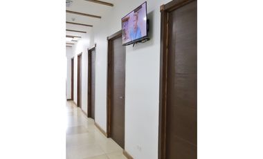 ALQUILER LOCAL 84M2 MEZANINE VIA PORRAS ROYAL BLUE PLAZA