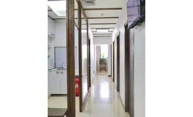 ALQUILER LOCAL 84M2 MEZANINE VIA PORRAS ROYAL BLUE PLAZA