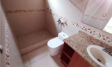 SE AQLUILA CASA EN PH EL DORAL COSTA SUR