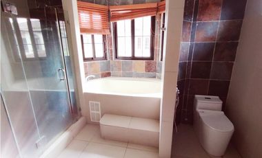 SE AQLUILA CASA EN PH EL DORAL COSTA SUR
