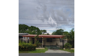 BARRIADA SAN VICENTE, SANTIAGO, VERAGUAS - CASA EN VENTA