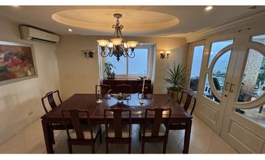 CASA DE DOS PISOS EN OBARRIO A LA VENTA | CON ZONIFICACIÓN ZM6