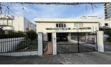 CASA DE DOS PISOS EN OBARRIO A LA VENTA | CON ZONIFICACIÓN ZM6