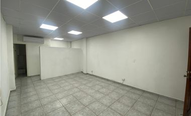 CALLE 50 / OFICINA / PLAZA VARIBE / 47M / DIVISIONES / PLANTA ALTA