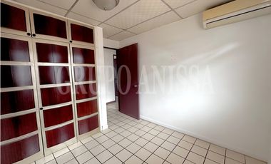 Oportunidad! Se Vende Casa en Condado del Rey