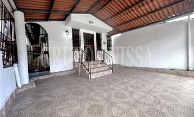 Oportunidad! Se Vende Casa en Condado del Rey