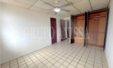 Oportunidad! Se Vende Casa en Condado del Rey