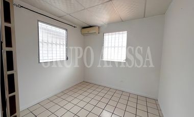 Oportunidad! Se Vende Casa en Condado del Rey