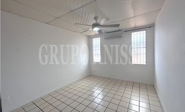 Oportunidad! Se Vende Casa en Condado del Rey