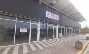 Ultimos Locales al lado de supermercado Acuenta Quintero