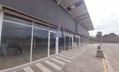 Ultimos Locales al lado de supermercado Acuenta Quintero