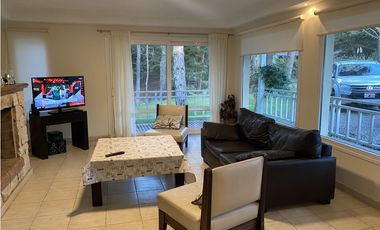 Venta en Carilo - Chalet de Categoria con Piscina y Jacuzzi