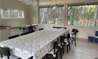 Venta en Carilo - Chalet de Categoria con Piscina y Jacuzzi