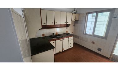 Tornquist 4148, entre Huemul y Vidal