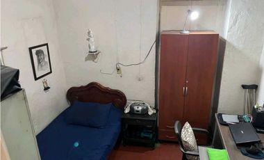 VENDO CASA LOTE EN BUENOS AIRES