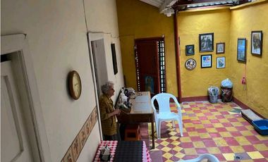 VENDO CASA LOTE EN BUENOS AIRES