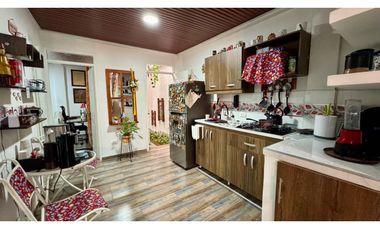 Casa bifamiliar de tres pisos en venta permuta Barrio Alicanto Palmira