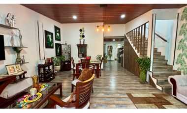 Casa bifamiliar de tres pisos en venta permuta Barrio Alicanto Palmira