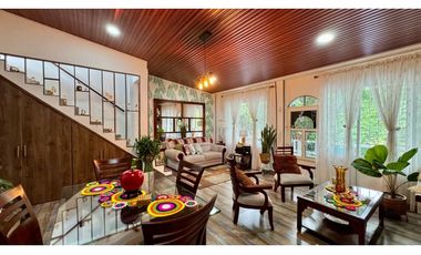 Casa bifamiliar de tres pisos en venta permuta Barrio Alicanto Palmira