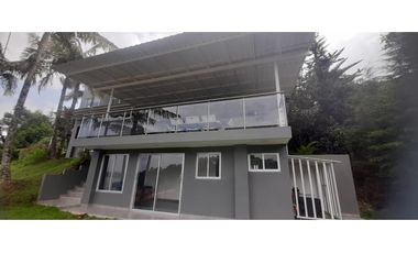 en venta casa campestre en Guatapé 1.500m2