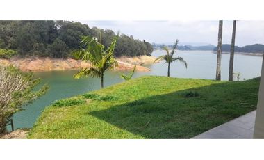en venta casa campestre en Guatapé 1.500m2