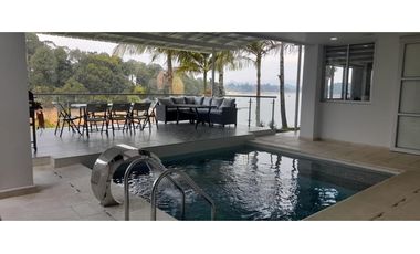 en venta casa campestre en Guatapé 1.500m2