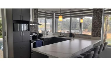 en venta casa campestre en Guatapé 1.500m2