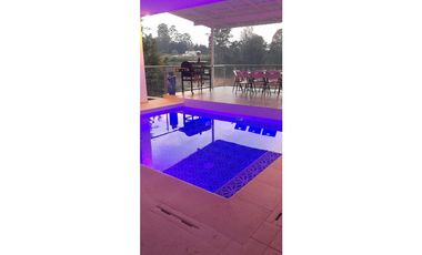 en venta casa campestre en Guatapé 1.500m2