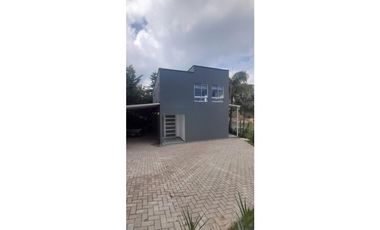 en venta casa campestre en Guatapé 1.500m2