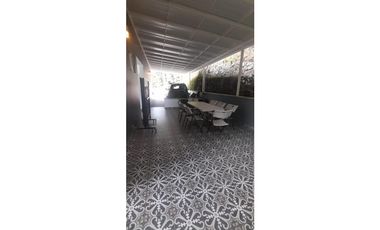 en venta casa campestre en Guatapé 1.500m2