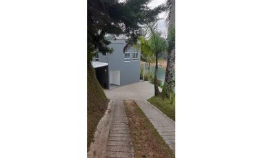 en venta casa campestre en Guatapé 1.500m2