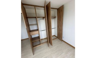 SE VENDE APTO - VIA CERRITOS