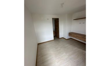 SE VENDE APTO - VIA CERRITOS