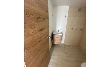 SE VENDE APTO - VIA CERRITOS