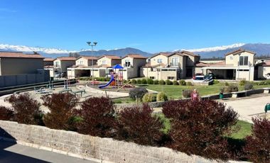 EN ARRIENDO HERMOSA CASA AMOBLADA, CONDOMINIO LOS PARRONES