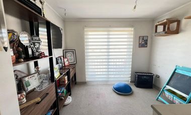 EN ARRIENDO HERMOSA CASA AMOBLADA, CONDOMINIO LOS PARRONES