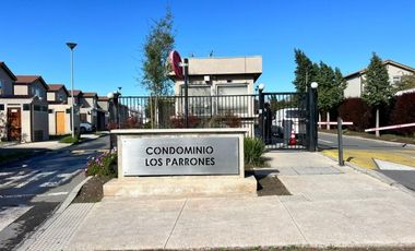 EN ARRIENDO HERMOSA CASA AMOBLADA, CONDOMINIO LOS PARRONES