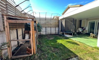 EN ARRIENDO HERMOSA CASA AMOBLADA, CONDOMINIO LOS PARRONES