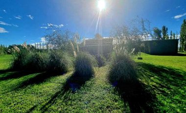 VENTA CASA 5 AMBIENTES ESTANCIA LAS LILAS LUJAN