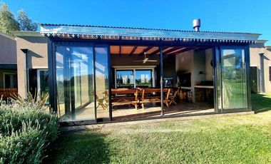 VENTA CASA 5 AMBIENTES ESTANCIA LAS LILAS LUJAN