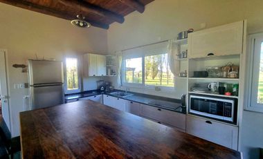 VENTA CASA 5 AMBIENTES ESTANCIA LAS LILAS LUJAN