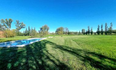 VENTA CASA 5 AMBIENTES ESTANCIA LAS LILAS LUJAN