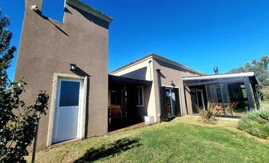 VENTA CASA 5 AMBIENTES ESTANCIA LAS LILAS LUJAN