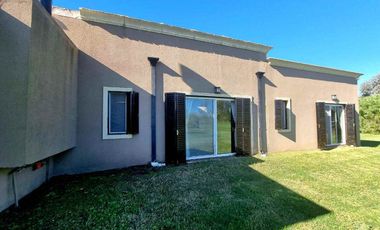 VENTA CASA 5 AMBIENTES ESTANCIA LAS LILAS LUJAN