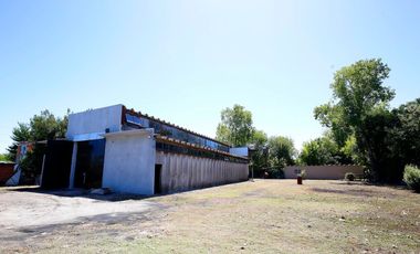 Galpón con Casa de Caseros en Venta en La Plata