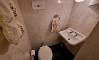 VENTA CASA 6 AMBIENTES BERNAL CENTRO