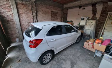 VENTA CASA 6 AMBIENTES BERNAL CENTRO