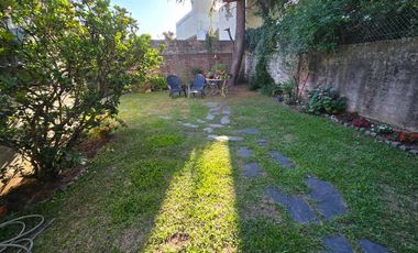 VENTA CASA 6 AMBIENTES BERNAL CENTRO