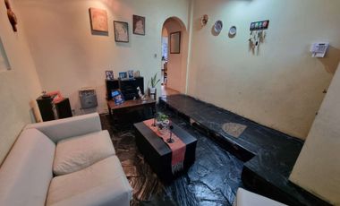 VENTA CASA 6 AMBIENTES BERNAL CENTRO