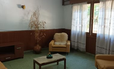 VENTA CASA 4 AMBIENTES BERAZATEGUI CON COCHERA